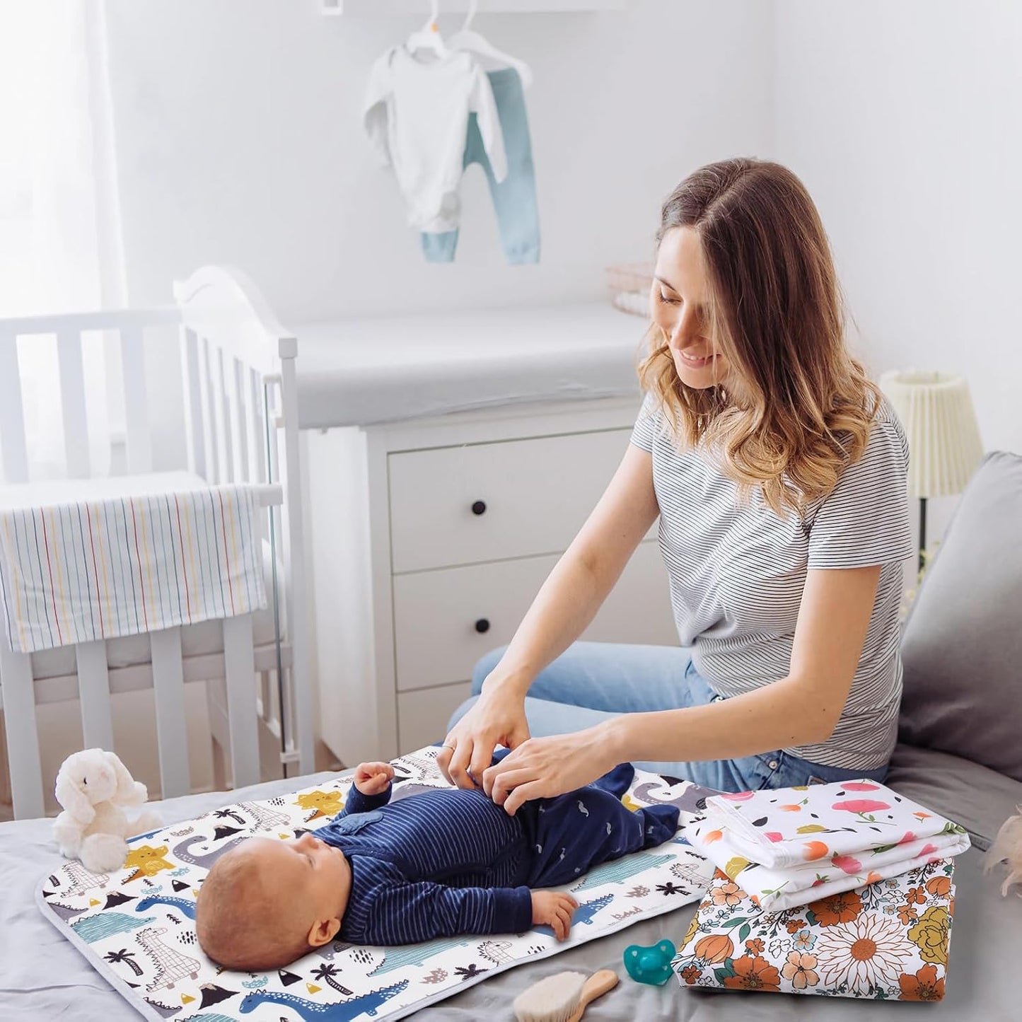 Diaper Changing Pads for Baby, Flower Change Mat, 3Layers Waterproof Change Pad Foldable Absorbent Mats for Women, Reusable Incontinence Underpads for Patient 24''x30'' (Daisy Flower)