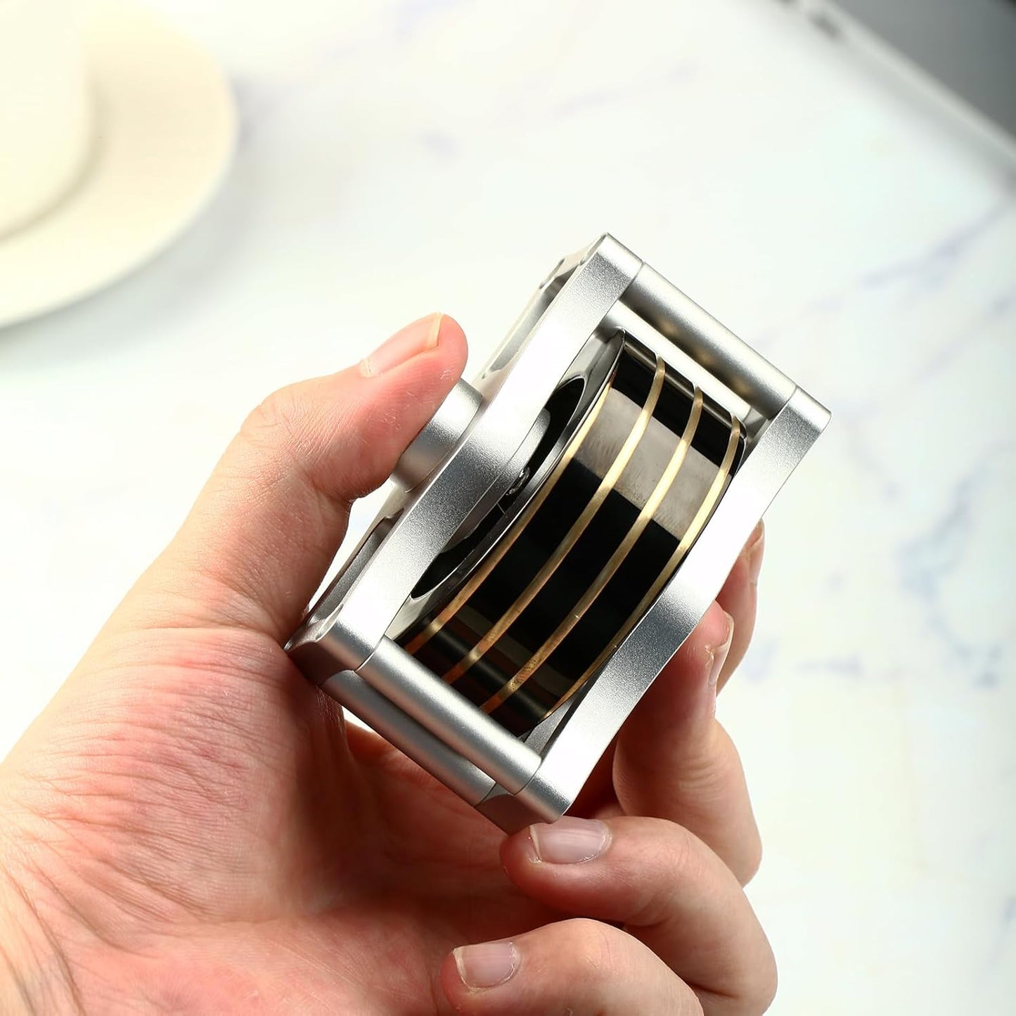 Metal Spinning Top Fidget Toys Perpetual Motion Machine, Silent Spinners Gyro Desk Toys Tech Gadgets for Adults with Anxiety, Kinetic Toy Long Lasting Exceed 30 Mins, Illusion Gloss Black