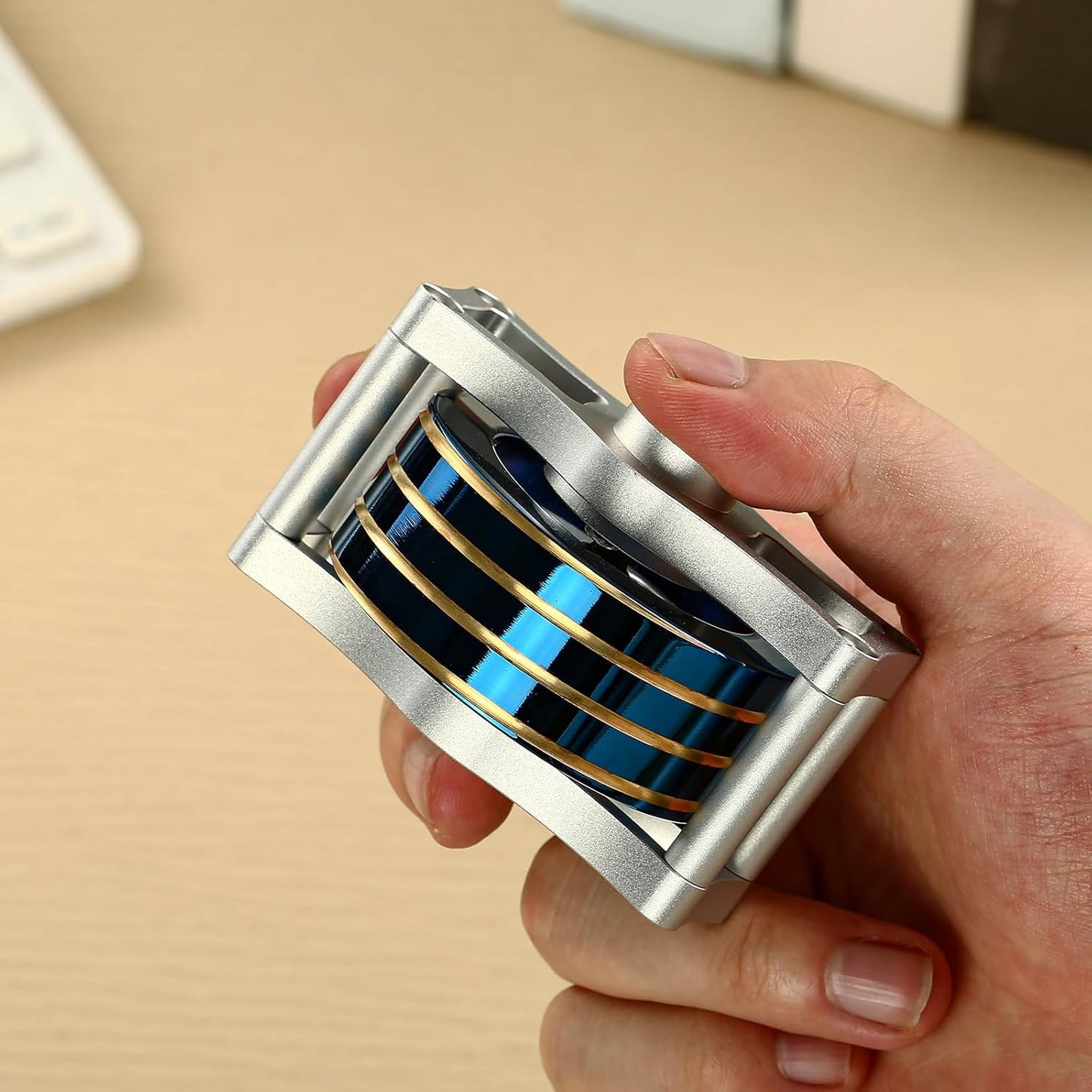 Metal Spinning Top Fidget Toys Perpetual Motion Machine, Silent Spinners Gyro Desk Toys Tech Gadgets for Adults with Anxiety, Kinetic Toy Long Lasting Exceed 30 Mins, Illusion Shiny Blue