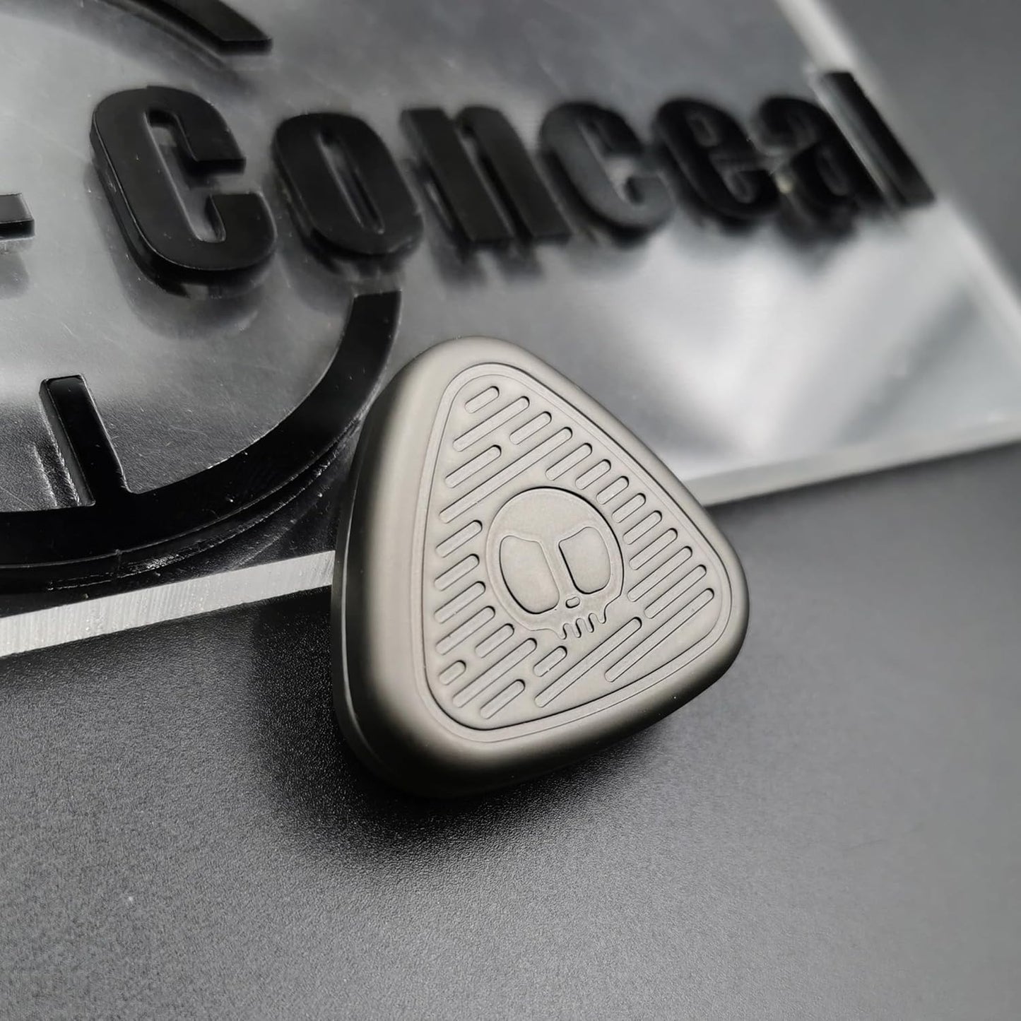 EDC Fidget Sliders Fidget Toys Stress Relief for Adults Magnetic Metal Triangle Fingertip Sliders Desk Toy Spinning Push Card