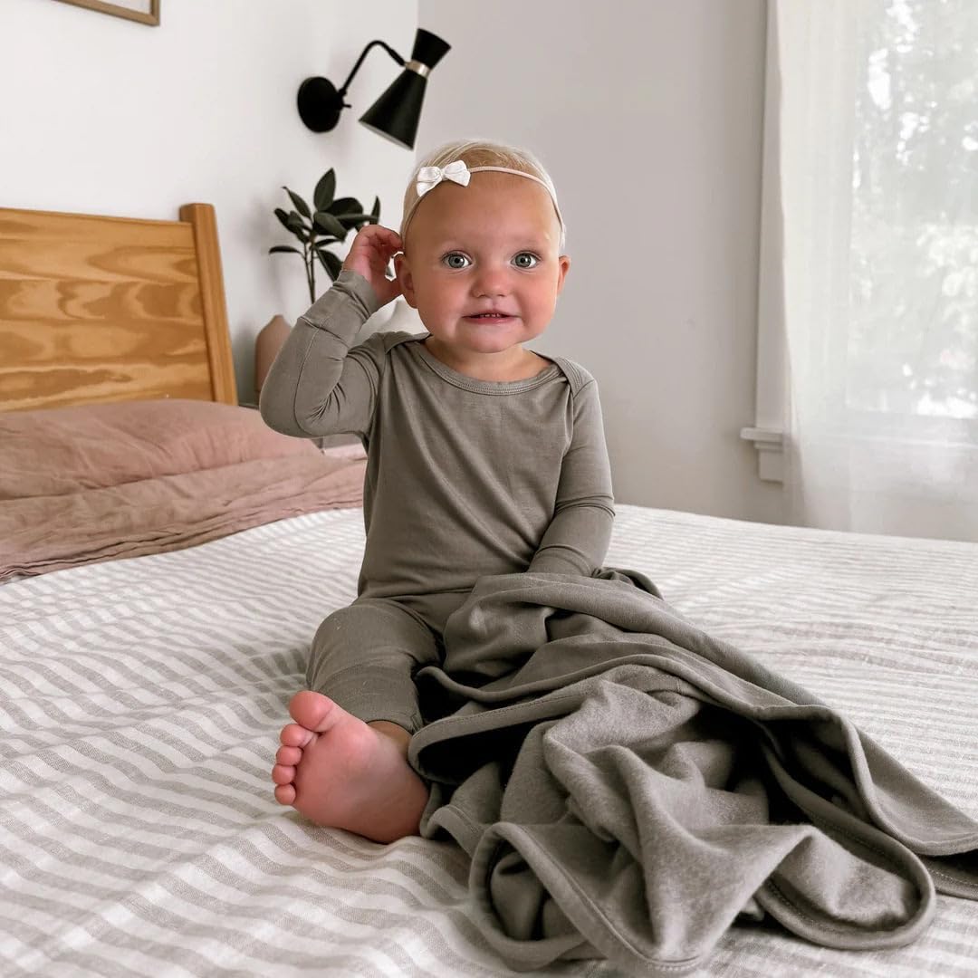 GUNAMUNA Unisex Baby Children Fleece Blanket, Soft and Fluffy, Swaddle Wrap, Size Mini (30" x 40"), Sage