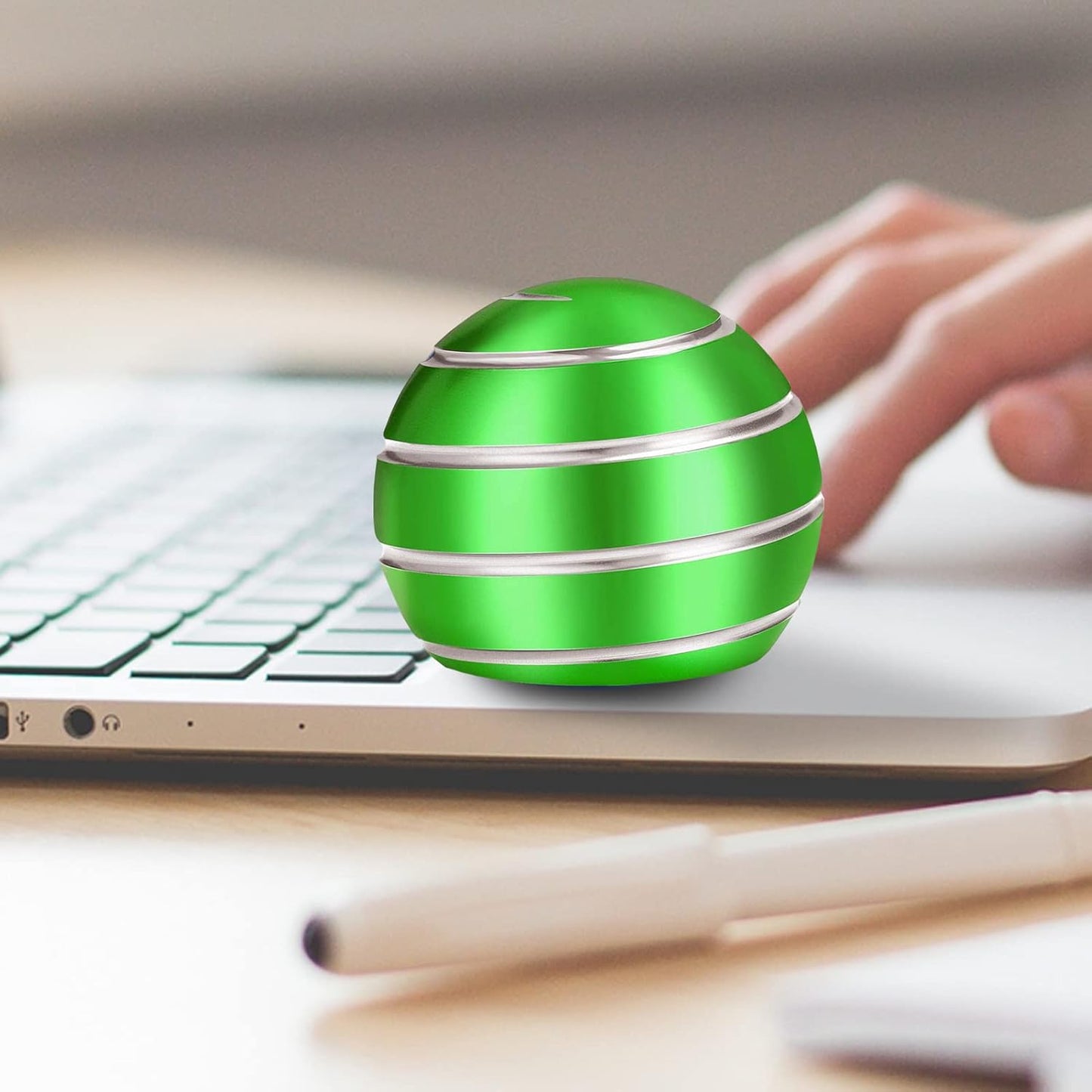 Kinetic Desk Toys, Kids Fidget Toys Adults, Metal Kinetic Fidget Spinner, Desk Toys for Office for Adults, Fidgets for Anxiety, ADHD, Stress Relief (1.77", Green)