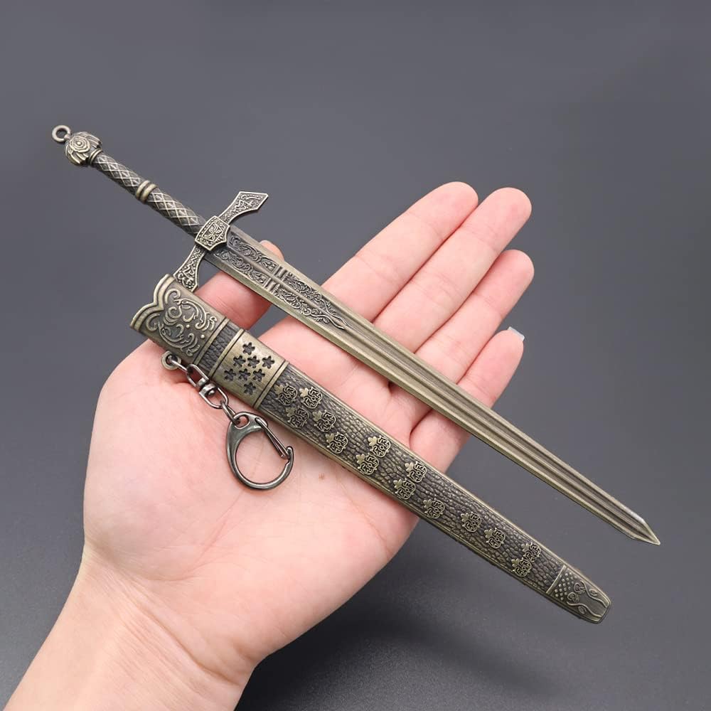 Elden Ring Vagabond Banished Knight's Greatsword Replica Action Figures Toys Collection Gift Party Supplies Desk Decoration Backpack Pendant Gift