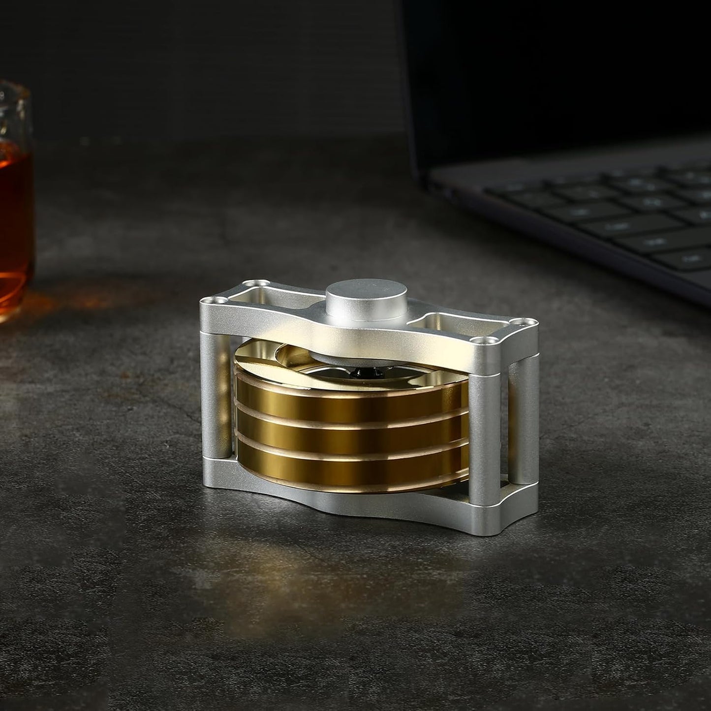 Metal Spinning Top Fidget Toys Perpetual Motion Machine, Silent Spinners Gyro Desk Toys Tech Gadgets for Adults with Anxiety, Kinetic Toy Long Lasting Exceed 30 Mins, Illusion Shiny Gold