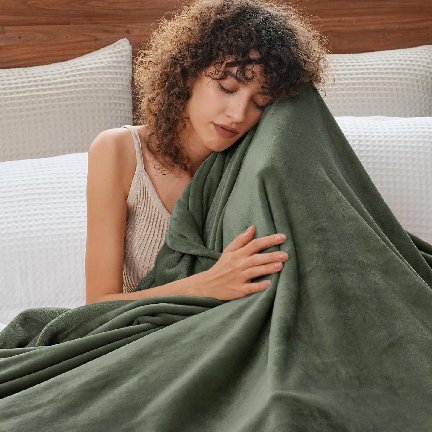 PHF Ultra Soft Fleece Blanket Twin Size, No Shed No Pilling Luxury Plush Cozy 300GSM Lightweight Blanket for Bed, Couch, Chair, Sofa Suitable for All Season, 66" x 90", Olive Green