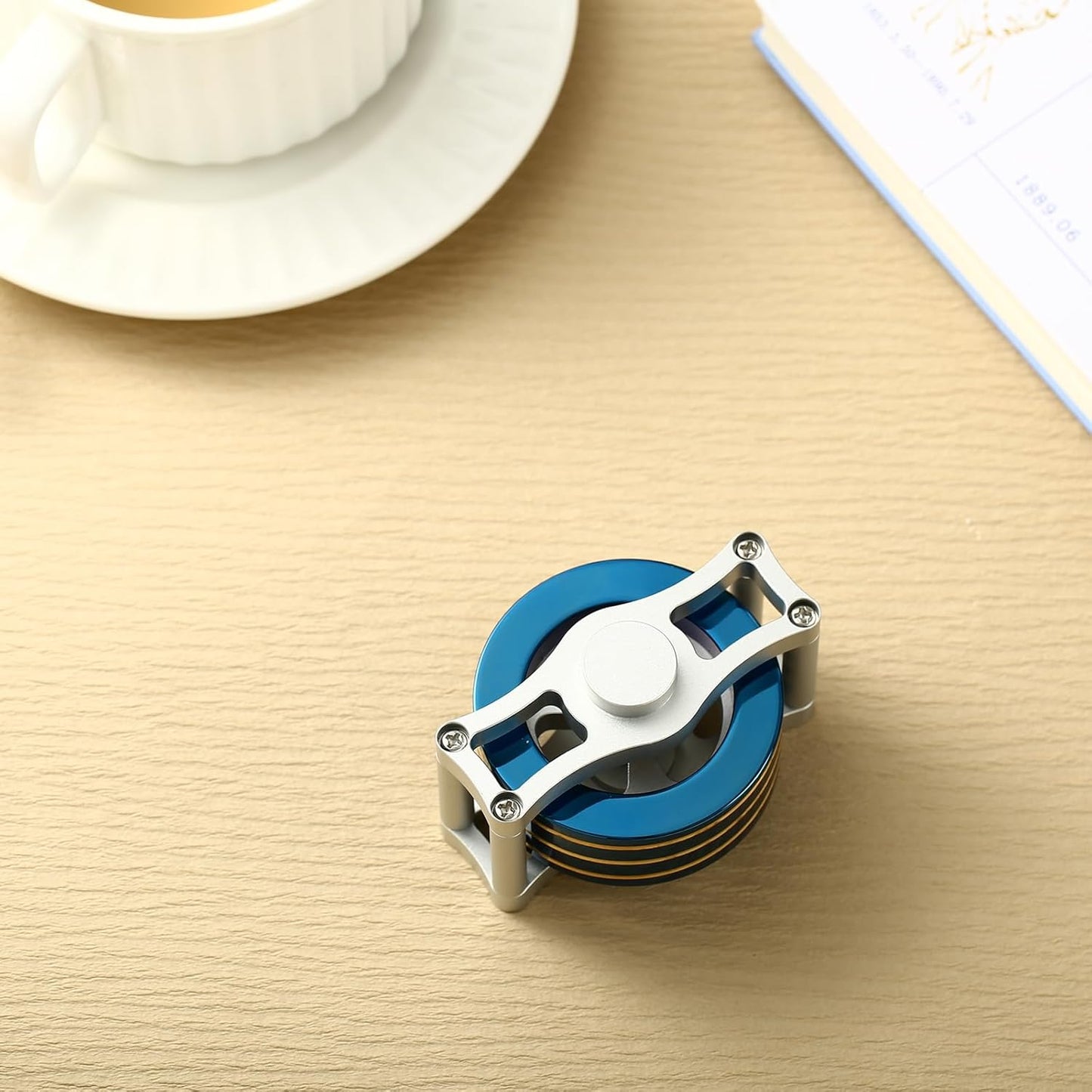 Metal Spinning Top Fidget Toys Perpetual Motion Machine, Silent Spinners Gyro Desk Toys Tech Gadgets for Adults with Anxiety, Kinetic Toy Long Lasting Exceed 30 Mins, Illusion Shiny Blue