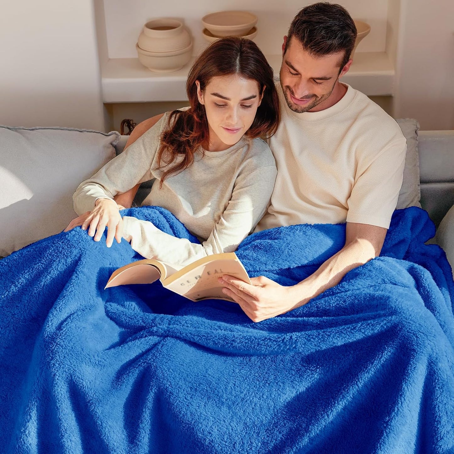 Exclusivo Mezcla King Size Flannel Fleece Blanket, Super Soft Velvet Plush Bed Blanket, Fuzzy Cozy and Warm for All Seasons, 90x104 Inches, Cobalt Blue