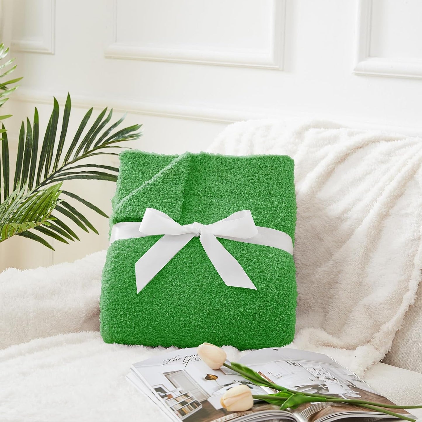 CYMULA Super Soft Green Throw Blanket - Lightweight Plush Fuzzy Fluffy Warm Cozy Blankets and Throws for Sofa Bed All Season Use, 60 x 80 inches