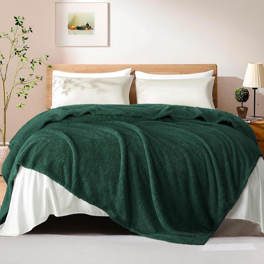 Exclusivo Mezcla Fleece Queen Blankets for Bed, Soft and Cozy Blankets for Women Men Girls Kids, Suitable for All Seasons, Forest Green,90x90 Inches