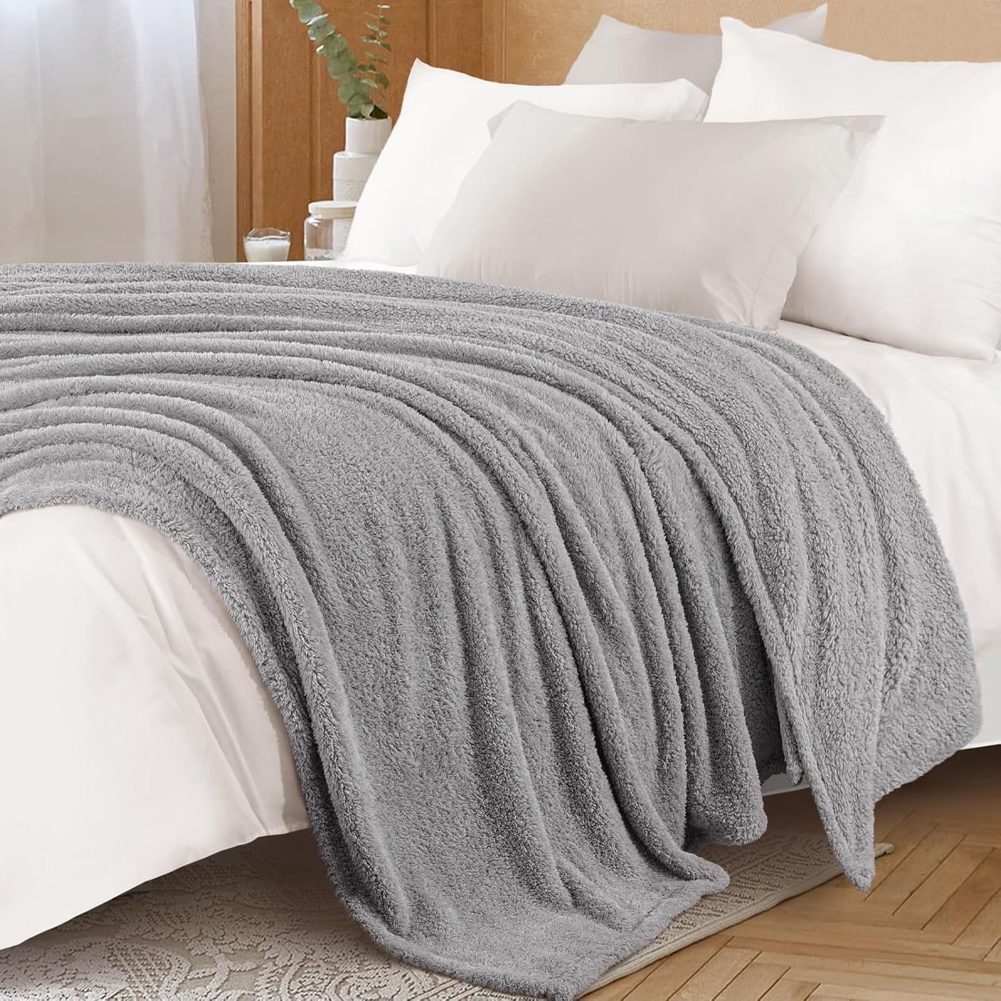 Exclusivo Mezcla Fleece Throw Blanket for Couch Sofa, Soft Warm and Fluffy Blankets for Women Men Girls Kids, Suitable for All Seasons, Light Grey, 50x60 Inches