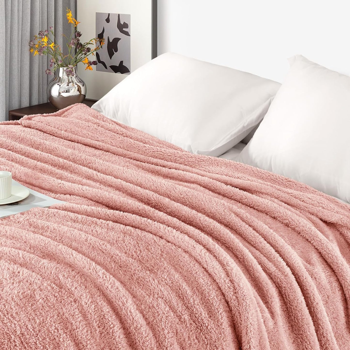 Exclusivo Mezcla Fleece Throw Blanket for Couch Sofa, Soft Warm and Fluffy Blankets for Women Men Girls Kids, Suitable for All Seasons, Dusty Pink, 50x60 Inches