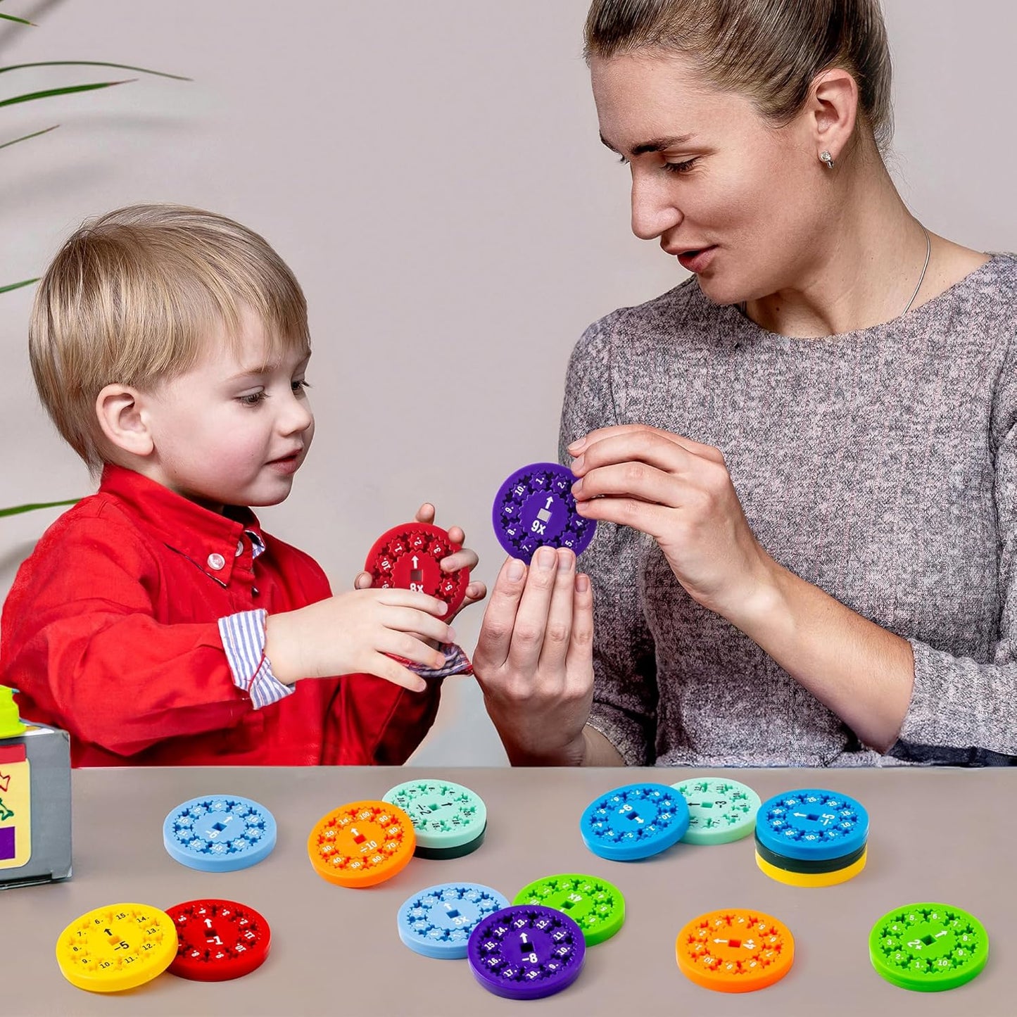 18Pcs Math Fidget Spinners Addition Subtraction Round Number Flying Fidget Spinner Division Multiplication Finger Spin Game Toys Educational Math Fact Games for Children Stimmers Fidgeters