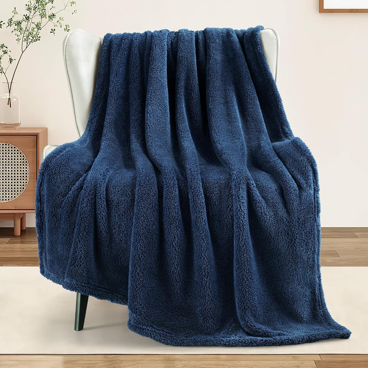 Exclusivo Mezcla Soft Fleece Throw Blanket for Couch, Super Soft Velvet Plush Bed Blanket, Fuzzy Cozy and Warm for All Seasons, 50x60 Inches, Navy Blue